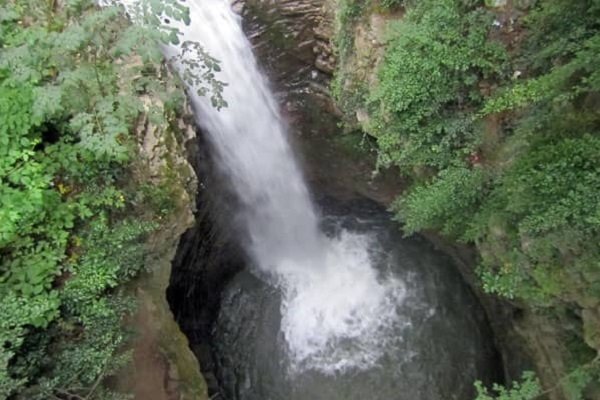 آبشار «میه کومه» ظرفیت مغفول گردشگری در شهرستان آستارا