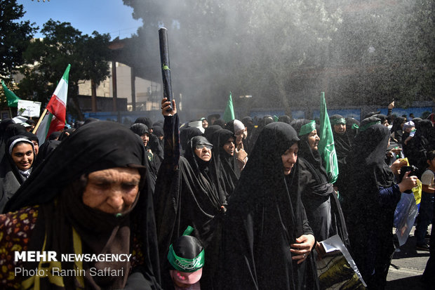 مسيرة لسيدات ايران في اليوم الوطني للعفاف والحجاب