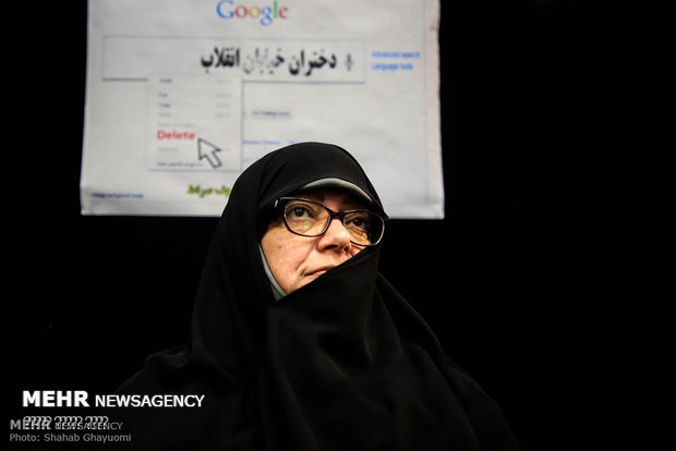 اجتماع دختران انقلاب