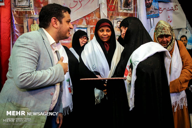اجتماع دختران انقلاب
