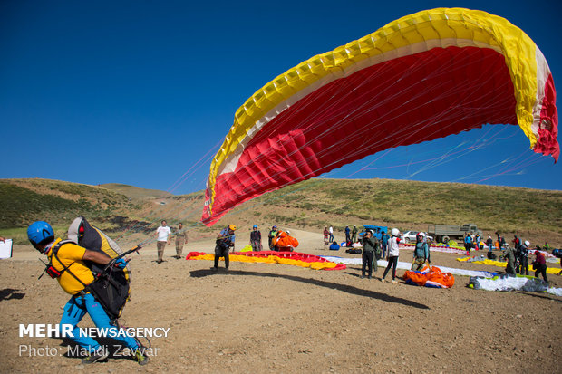 International paragliding tournament in Urmia