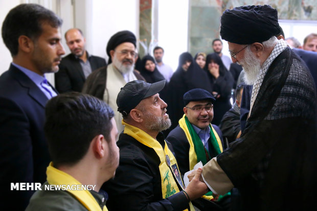 Leader receives injured war veterans of Hezbollah