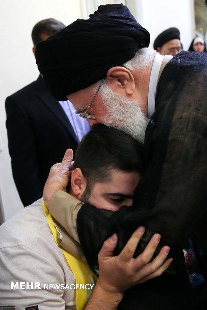 Leader receives injured war veterans of Hezbollah