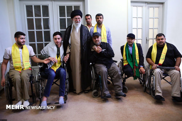 Leader receives injured war veterans of Hezbollah