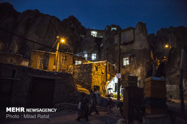 قرية كندوفان الصخرية في شمال غربي ايران 