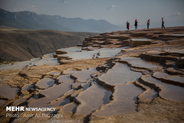 Badab Soort spring blanketed by drought 