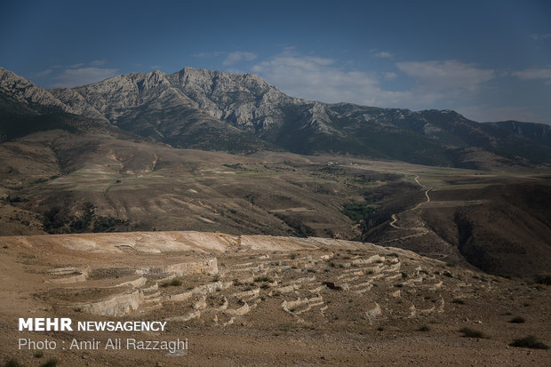 Badab Soort spring blanketed by drought 