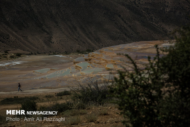 Badab Soort spring blanketed by drought 