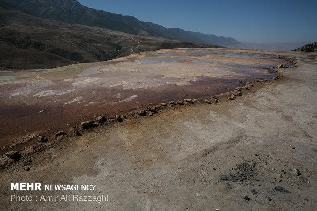 Badab Soort spring blanketed by drought 