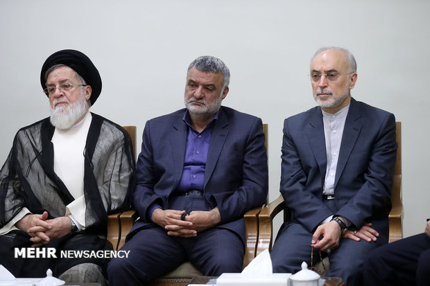 Ayat. Khamenei receives Rouhani, his cabinet