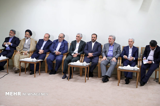 Ayat. Khamenei receives Rouhani, his cabinet