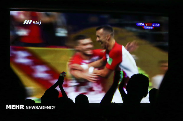 تماشای فینال جام جهانی کودکان کورپزخانه با بیرانوند
