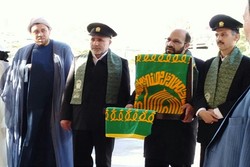 مدال افتخار رضوی به پیرغلام حسینی در آسیابان درخش اهدا شد