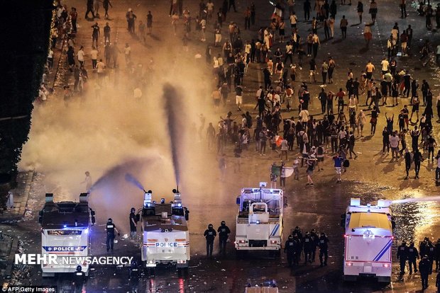 فرانس میں فٹبال کا جشن پر تشدد مظاہروں میں تبدیل ہوگیا