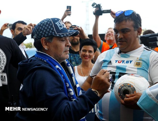  Futbol efsanesi Maradona, Belarus’ta anlaştı