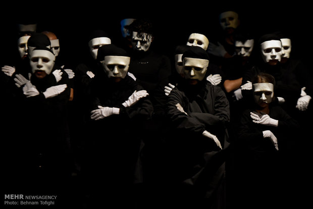 نمایش «آنکه گفت آری، آنکه گفت نه» 