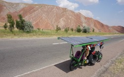 Anne-Sophie Rodet and Justin Lemire-Elmore ride a solar-powered tandem in Iran and en route their adventure from Lyon to Guangzhou.