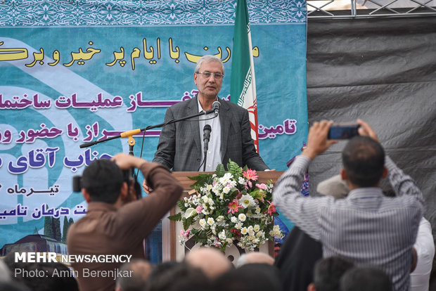 کلنگ زنی بیمارستان تامین اجتماعی شیراز با حضور وزیر کار