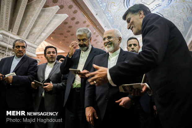 FM staff, Iran ambs. renews allegiance to ideals of Imam Khomeini