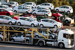 دولت برای تصویب آیین نامه واردات خودرو منع قانونی ندارد