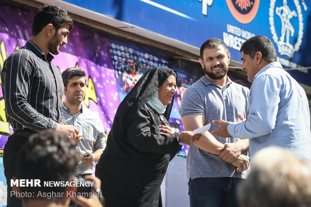 Iranian young wrestlers honored in Tehran