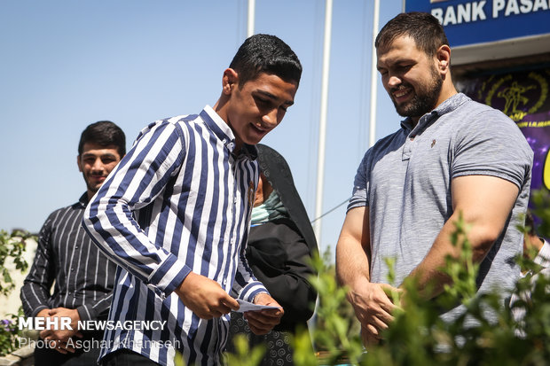 Iranian young wrestlers honored in Tehran