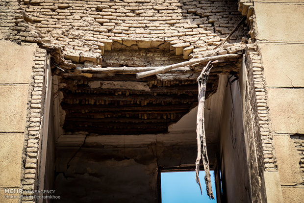 Historical hotel in Ahvaz in a bad condition