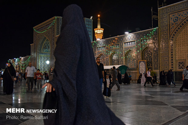 Redecorating Imam Reza shrine
