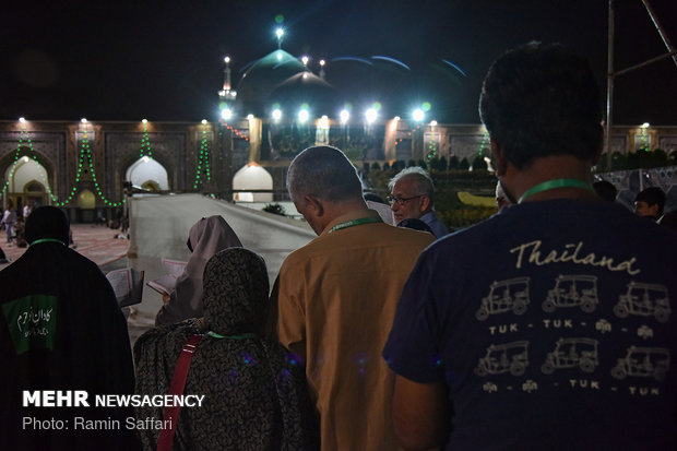 Redecorating Imam Reza shrine