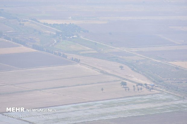 صور جوية لاخماد الحريق في هور العظيم 