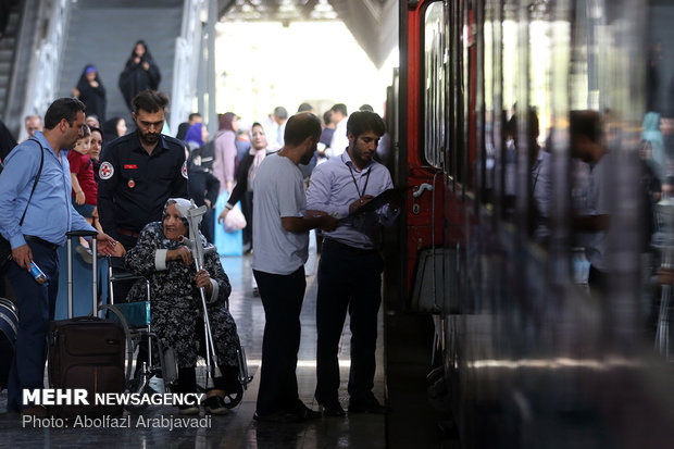 مسافران قطار تهران مشهد