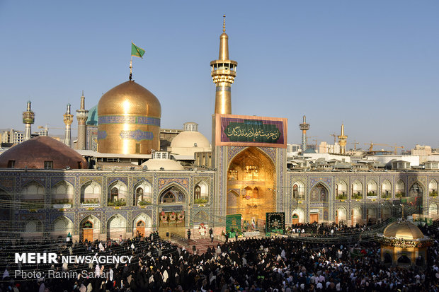 مراسم سنتی تعویض پرچم حرم‎
