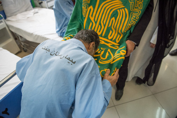 کاروان زیر سایه خورشید در شیراز