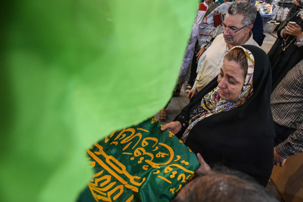 کاروان زیر سایه خورشید در شیراز