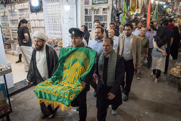 کاروان زیر سایه خورشید در شیراز