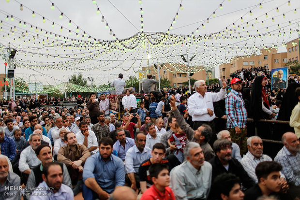 استقبال از دو شهید گمنام عملیات رمضان با حضور خادمان حرم رضوی در همدان
