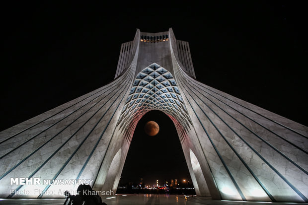 Iranians watch longest eclipse of century