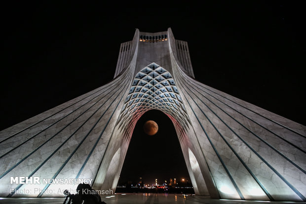 ماه گرفتگی ۵ مرداد ۱۳۹۷ (۲۷ جولای ۲۰۱۸) یکی از خاص‌ترین رویدادهای نجومی سال‌های اخیر بوده است - اصغر خمسه