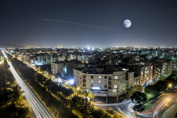 Iranians watch longest eclipse of century