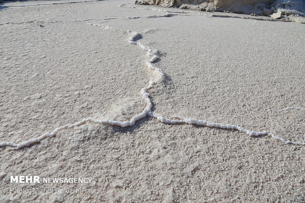 Drying Hoz Soltan Salt Lake in Qom prov.