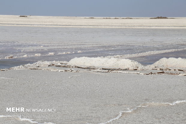 Drying Hoz Soltan Salt Lake in Qom prov.