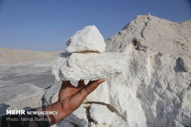 Drying Hoz Soltan Salt Lake in Qom prov.