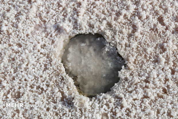 Drying Hoz Soltan Salt Lake in Qom prov.