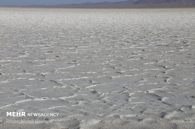 Drying Hoz Soltan Salt Lake in Qom prov.