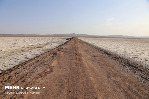 Drying Hoz Soltan Salt Lake in Qom prov.