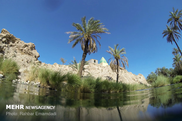 People swimming in a spring in Hormozgan province