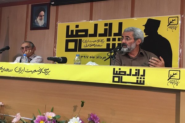 رضاخان وابسته انگلیس یا مستقل؟/در زمان رضاشاه توسعه سیاسی نداشتیم