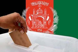 مردم افغانستان پای صندوق‌های رأی می‌روند/ رقابت ۱۵ نامزد