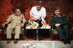 IRGC to share experience with Omani army medical dept.