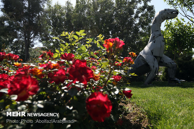 Tehran hosts sculpture made from recycled materials